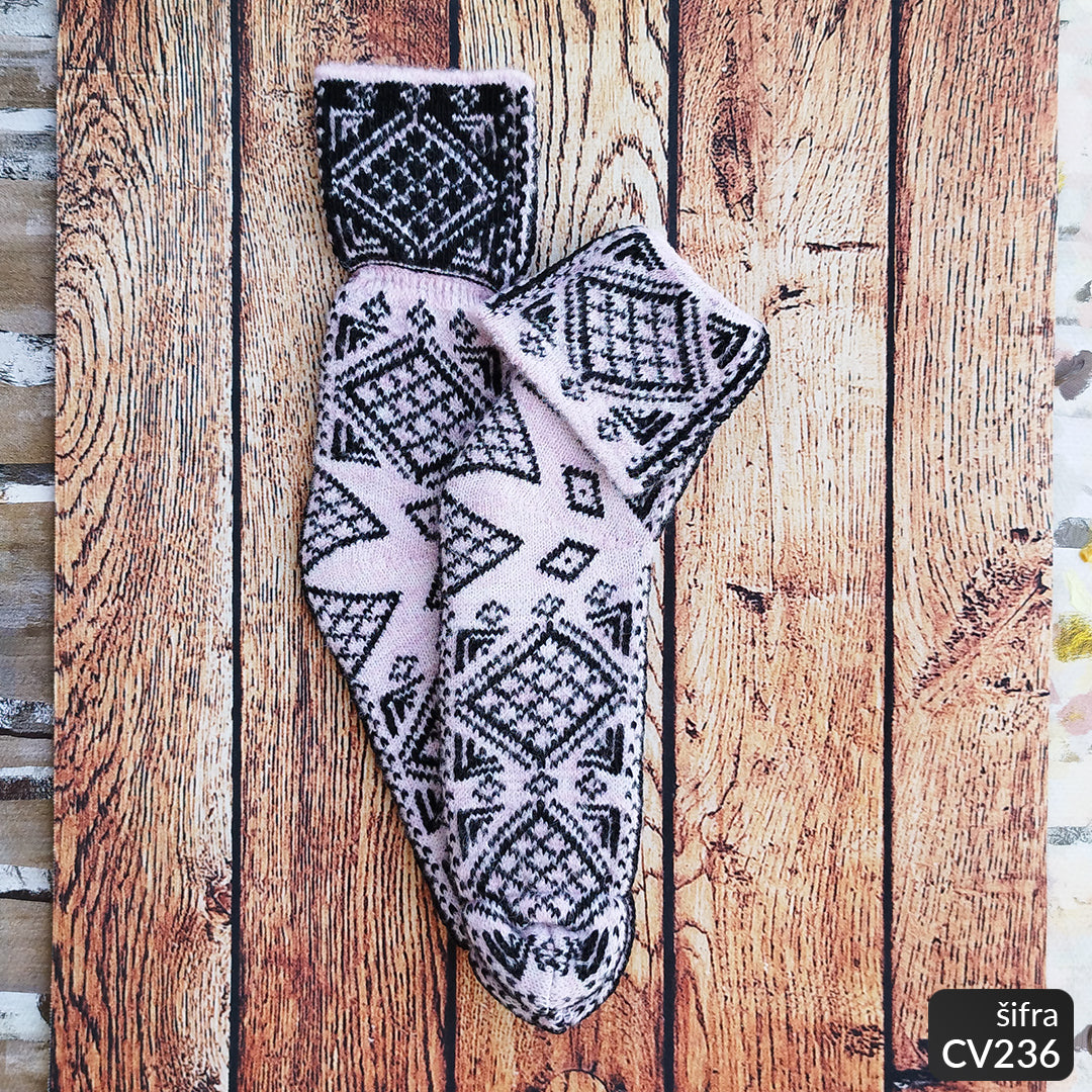 Ženske vunene pape 36-41 CV 236