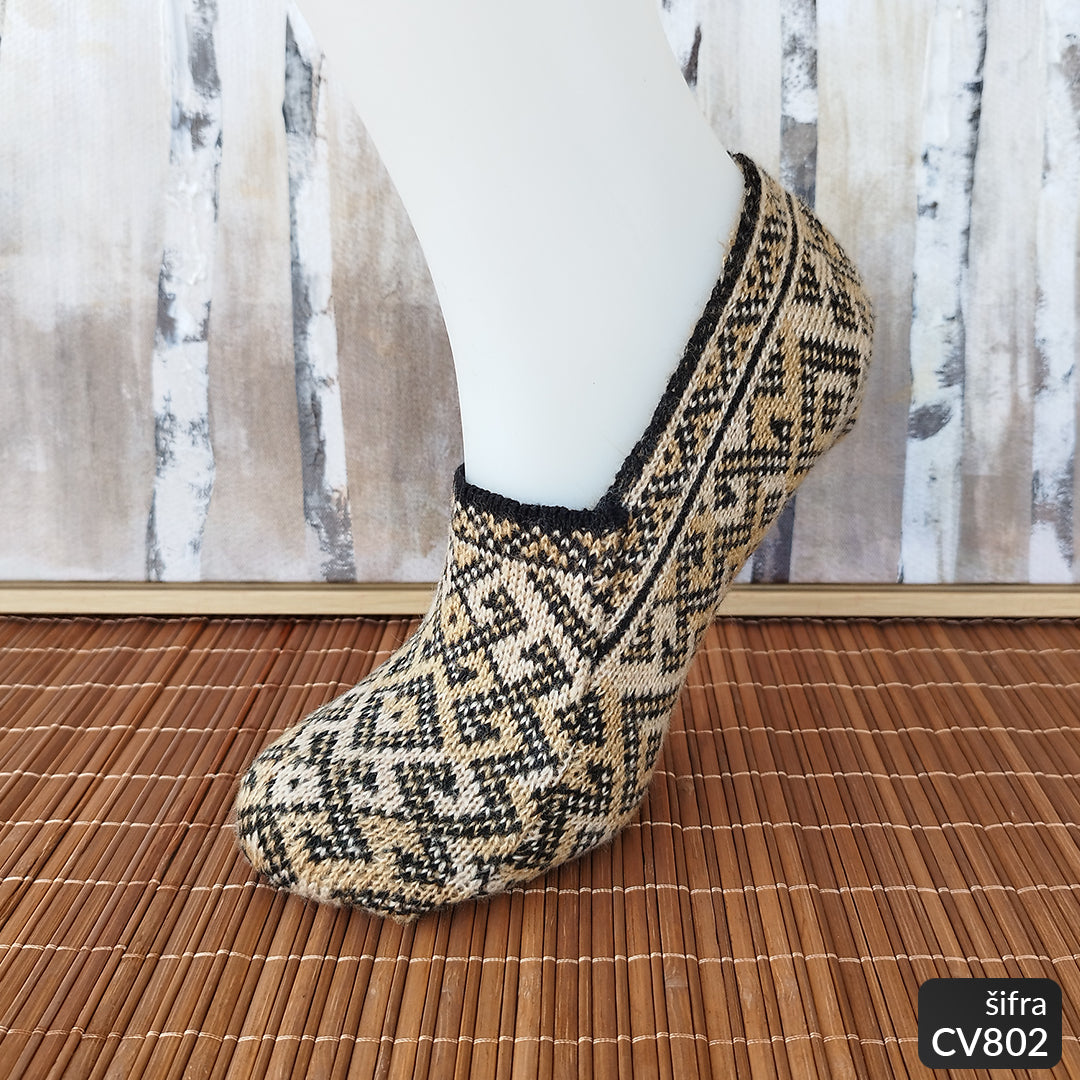 Ženske kratke vunene pape 36-40 CV 802