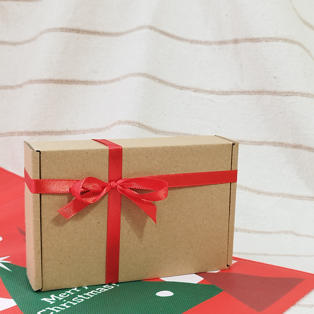 Mala mašnica u crvenoj boji širine 1cm