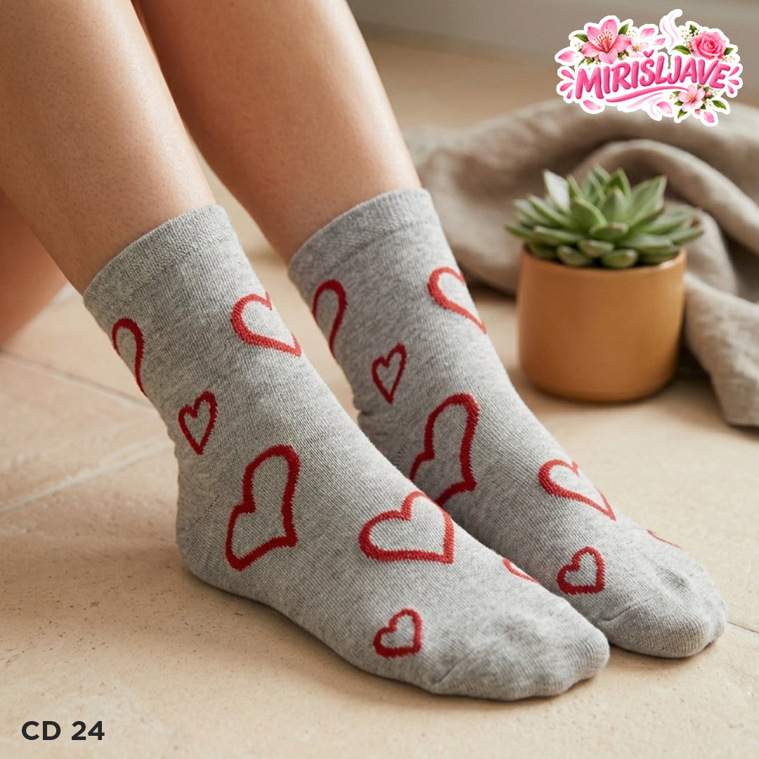💖 Slatke čarape sa srcima - polukratke