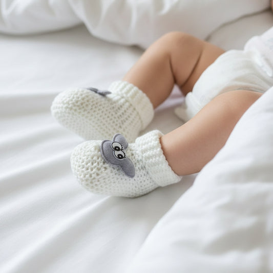 Bijele Pletene Pape za Bebe 🐣