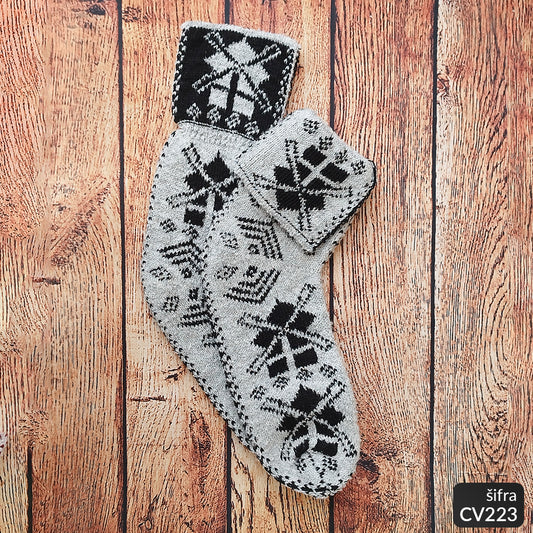 Ženske vunene pape 36-41 CV 223