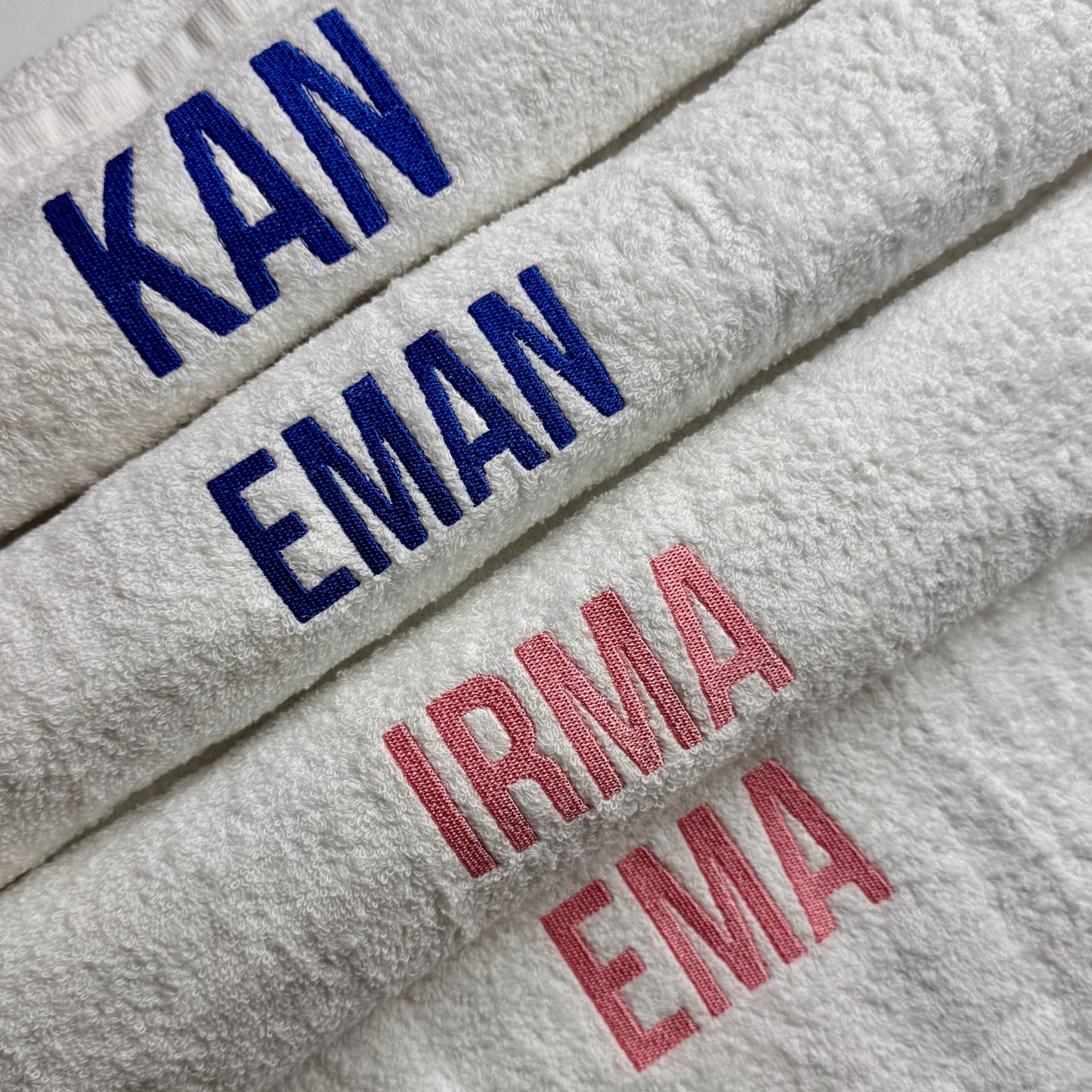 Bijeli peškir + vez po želji 💚